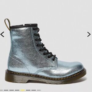 Dr. Martens 1460 youth crinkle metallic lace boot size 3